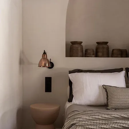 فيلة Kokkinochoma Slow Living Lagopodhon