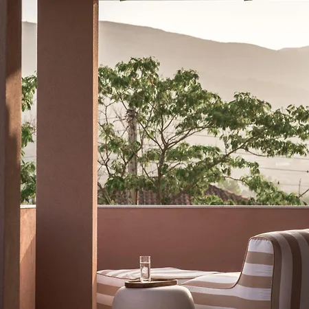 Kokkinochoma Slow Living *